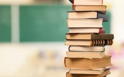 Csak az igazi könyvmolyok viszik végig hibátlanul – felismered a bestsellerek szerzőit? 