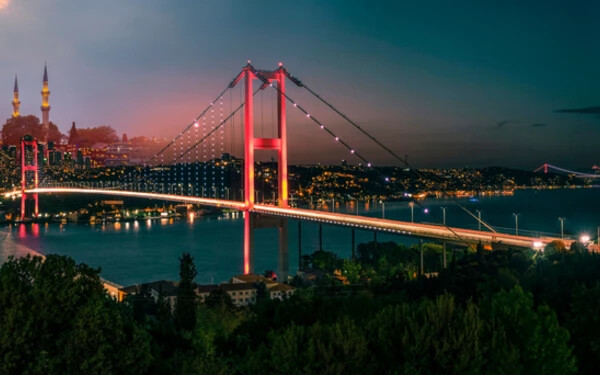 shutterstock_1896373627